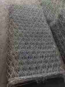 <span class=keywords><strong>Gabion</strong></span> Hasırı Galvanizli <span class=keywords><strong>Gabion</strong></span> Sepeti Altıgen Tel Örgü Tel Örgü Kafesleri Dış Mekan Peyzaj Örgüsü - Product Image 2