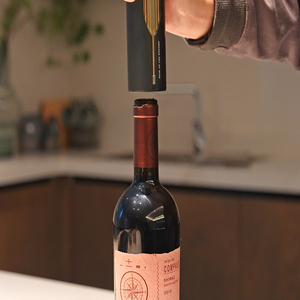 Abrebotellas Eléctrico de Vino y Aireador Automático Negro Recargable por USB - Product Image 4
