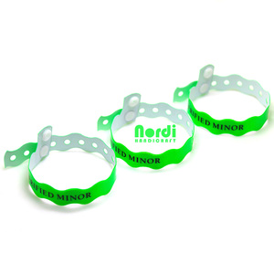 Giá rẻ tùy chỉnh L Shape PVC dây đeo cổ tay một thời gian sử dụng không thấm nước Vinyl Vòng đeo tay ban nhạc cổ tay với mã vạch cho khuyến mãi/bệnh viện/tổ chức sự kiện - Product Image 4