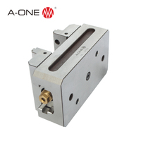 Machine de fraisage à table de perçage à brosse CNC à 5 axes à entraînement manuel de précision, multi-mors, modèle d'usinage Okuma pour utilisation sur plan de travail
