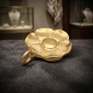 Assiette décorative en métal faite à la main en Inde, design oriental, couleur dorée - Product Image 5