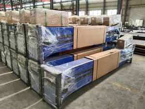 Ponte Sollevatore a Due Colonne da Pavimento UE-2P4T con Basamento, Sollevatore per Auto a 2 Colonne - Product Image 6