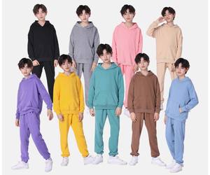 2022 nouveau unisexe enfants surdimensionné survêtement ensemble garçon à capuche filles couverture pull imprimé Nylon <span class=keywords><strong>sweat</strong></span> 2 pièces enfants - Product Image 1