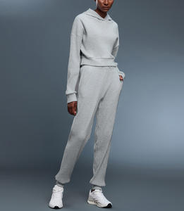 Ensemble <span class=keywords><strong>femme</strong></span>, sweat-shirt court et pantalon droit, style décontracté fonctionnel, coton mélangé léger 330GSM, personnalisable, vente en gros - Product Image 5