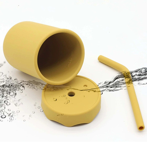 Tasse d'apprentissage en silicone 360° pour bébé, avec couvercle et paille, idéale pour l'eau et les voyages – Nouveauté irrésistible - Product Image 5