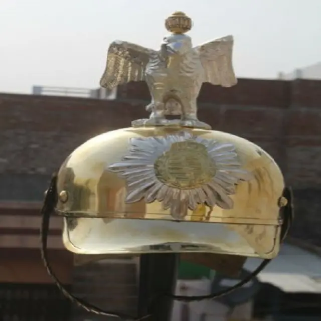 Pickelhaube prusiano alemán Casco de oficiales de la guardia del águila imperial rusa Casco de Oficial portátil Pickelhaube alemán handmad