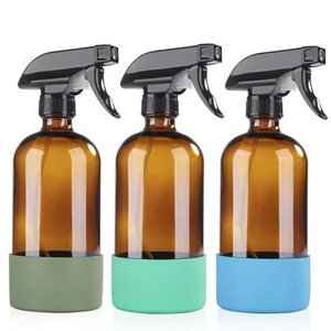 Bouteille pulvérisateur vide ambrée personnalisée <span class=keywords><strong>de</strong></span> 16 oz, bouteille d'emballage pour désinfectant pour les mains à usage domestique ou hôtelier, bouteille en verre ronde <span class=keywords><strong>de</strong></span> type Boston avec manchon en silicone - Product Image 1