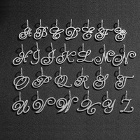 Élégant Hip-Hop Fleur Corps Herbe Corps Lettre Pendentif Personnalité Melon Graine Boucle Cubaine Chaîne Collier Bijoux Lettre Pendentif