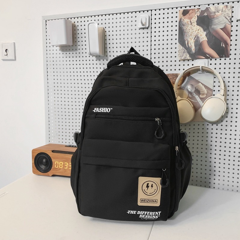 Black [No accessories]