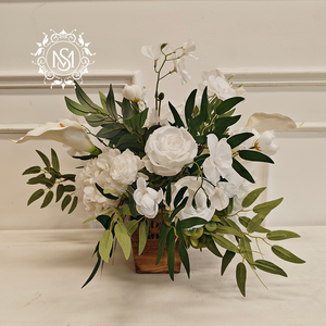 <span class=keywords><strong>Bouquet</strong></span> artificiel <span class=keywords><strong>de</strong></span> 30 cm comprenant des roses blanches, des <span class=keywords><strong>lys</strong></span> calla <span class=keywords><strong>et</strong></span> des feuilles vertes. Parfait pour les mariages <span class=keywords><strong>et</strong></span> la décoration intérieure. - Product Image 1