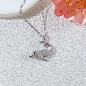 High Quality New Trendy Gold Plated <b>Copper</b> Colored Diamond Zircon Animals Pendant for Jewelry Making - Product Image 3