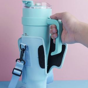 Porte-bouteille d'eau en néoprène isolé, sac bandoulière avec sangle réglable et poches zippées pour une utilisation en extérieur - Product Image 5