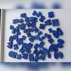 Cabujones de Lapislázuli Druzy, Geodas de Lapislázuli Azul Crudo en Formas Mixtas, Cabujones de Lapislázuli Azul Intenso, Cristales Crudos al por Mayor - Product Image 1