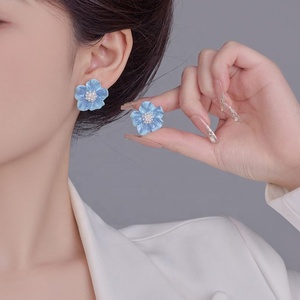2024 Ankora Red Luxury High-End Flower <b>Earrings</b> Elegant Socialite Style for Women New <b>Fashion</b> <b>Drop</b> <b>Earrings</b> - Product Image 6