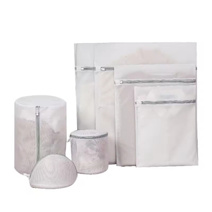 Nueva bolsa de lavandería de malla de 7 piezas reutilizable con bolsa de almacenamiento con cremallera para evitar que la ropa se enrede y se estire - Product Image 1