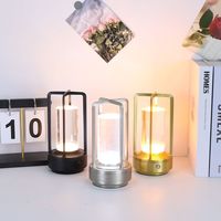 Petite lampe de bureau 3 couleurs à gradation infinie alimentée par batterie Lampe LED sans fil rechargeable par USB Lampe de table portable en métal