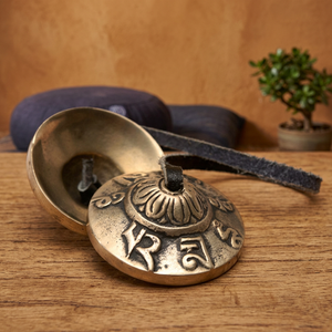 Antike Messing-Tingsha Meditationsglocken Bodhi-Blatt Metall-Tischklopfgeräte mit individuellem Logo Buddhismus-Handwerk Galvanisierungstechnik Europäische Geschenke - Product Image 2