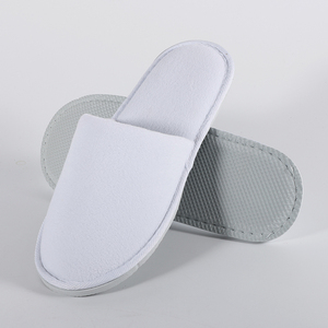 Pantuflas de Hotel de Lujo con Servicios Personalizados para Cadenas Hoteleras y Habitaciones - Product Image 1