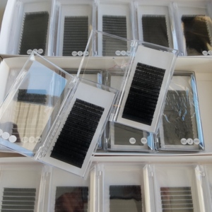 Faux <span class=keywords><strong>cils</strong></span> synthétiques faits à la main, épais, noirs mats, véganes et sans cruauté animale, en stock et à prix abordable - Product Image 3