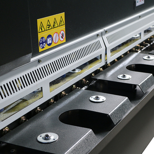 Yeni görünüm yüksek performans 6mm hidrolik giyotin kesme/3 metre uzunluk Metal plaka kesme makinesi demir - Product Image 4