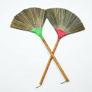 VINACRAFT Balai en herbe asiatique au meilleur prix, naturel et doux, pour nettoyage intérieur/extérieur, paille vietnamienne pour la collecte de poussière, modèle 260421 - Product Image 1