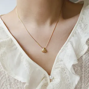 Collar minimalista de acero inoxidable chapado en oro de 18K para mujer, joyería, cadena de serpiente, colgante de concha para niña