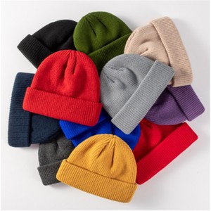 Bonnet en tricot 100% coton à revers court, personnalisable avec patch et logo, style Docker, Trawler, Fisherman, Beanie, pour hommes et femmes, usage professionnel et plage, vente en gros - Product Image 1