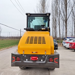 Schwerlast 8-Tonnen Vibrationswalze mit Einzeltrommel für Asphaltstraßen mit Hochleistungsmotor und Pumpenantrieb - Product Image 3