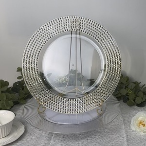 Assiettes <span class=keywords><strong>de</strong></span> table <span class=keywords><strong>de</strong></span> 13 pouces personnalisées en plastique doré étoiles mosaïque ronde transparente claire pour banquet <span class=keywords><strong>de</strong></span> fête pour réception <span class=keywords><strong>de</strong></span> mariage - Product Image 3