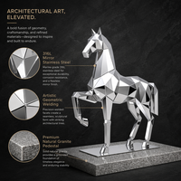 Sculpture de cheval géométrique moderne en acier inoxydable poli miroir, faible profil, pour décoration extérieure de jardin et de patio