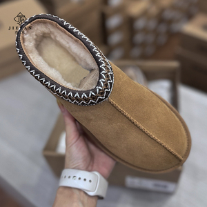 Bottes de neige tendance à semelle épaisse légère, bout fermé, chaudes, antidérapantes, en fourrure de <span class=keywords><strong>mouton</strong></span>, pour l'hiver, avec semelle EVA épaisse, légères, type pantoufles - Product Image 4