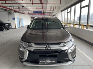 Mitsubishi Outlander de <span class=keywords><strong>7</strong></span> <span class=keywords><strong>Plazas</strong></span>, Modelo 2018, 2.4L, 4WD, Versión de Lujo, Auto Usado, Más Económico - Product Image 2