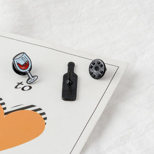 Druivenwijn En Glas Email Pin Wijn Tijd Broches Tas Kleding Revers Pin Knoop Badge Cartoon Sieraden Cadeau Voor Vrienden Liefhebbers - Product Image 5