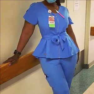 Uniformes hospitalares por atacado de fábrica para enfermeiras, conjuntos de uniformes de enfermagem elegantes de manga curta para mulheres, uniformes de enfermagem