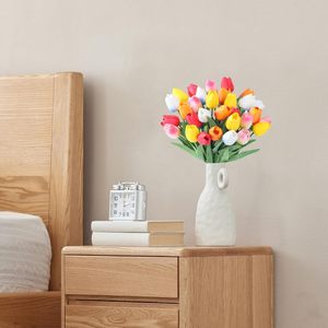 Ramo de Tulipanes Realistas al por Mayor, Flores Artificiales Blancas de PU Suave de Alta Calidad para Mesas de Restaurantes - Product Image 4