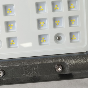 Reflector Portátil a Prueba de Explosiones con Carcasa de Aluminio LED, Apto para Manipulación de Materiales Inflamables en Muelles - Product Image 4
