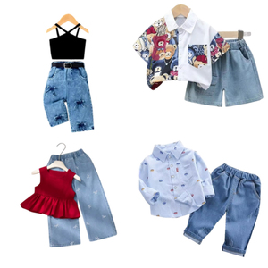 Vêtements pour enfants en gros : ensembles 2 pièces avec chemises imprimées et pantalons en jean, tenues d'été pour garçons et filles, vêtements en coton pour enfants - Product Image 1