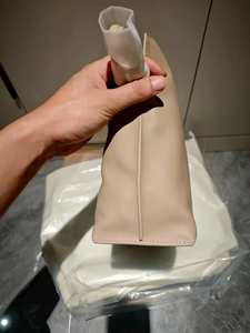 กระเป๋าถือดีไซน์เนอร์รุ่นล่าสุด ปิดด้วยซิป น้ำหนักเบา กันน้ำ ขายส่ง ผลิตตามสั่งจากโรงงาน แฟชั่น ทันสมัย บุด้วยหนังแท้ - Product Image 5