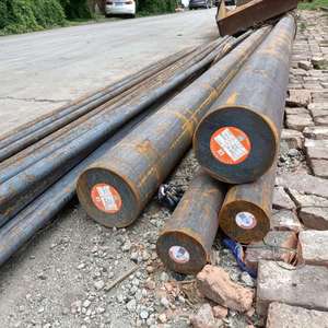 Harga kompetitif 1045 <span class=keywords><strong>C45E</strong></span> 1020 batang bulat baja tarikan dingin S35C batang baja karbon teknik linting panas untuk memotong las - Product Image 1