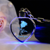 Personnalisé 3D Laser Gravé Belle Cristal Rose Porte-clés LED Lumière avec Photo Mariage Retour Cadeau