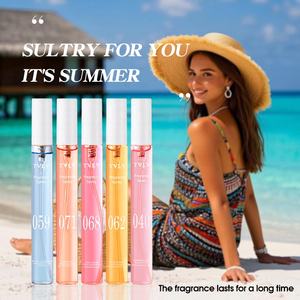 Nouveauté Eau De Parfum De Luxe <span class=keywords><strong>Coffret</strong></span> Cadeau pour Femmes 5PCS Dames Mini Parfums Populaire En Gros Mini Parfum Vaporisateur <span class=keywords><strong>Pas</strong></span> <span class=keywords><strong>Cher</strong></span> Cadeau - Product Image 3