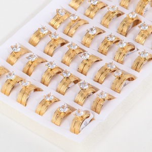 재고 있음 패션 약혼 반지 18K 금도금 스테인리스 스틸 커플링 큰 사이즈 여성용 남성용 반지 - Product Image 3