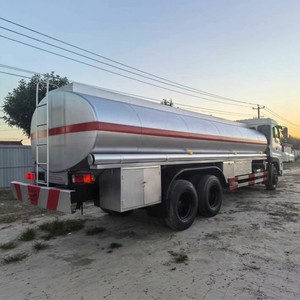 รถบรรทุกน้ำมันดีเซล Dongfeng 8x4 ขนาด 25000 ลิตร แบบ Heavy Duty พร้อมถังหลายช่องสำหรับส่งน้ำมันดีเซล - Product Image 6