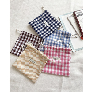 <span class=keywords><strong>Pochette</strong></span> à cordon en polyester à motif floral et à carreaux <span class=keywords><strong>pour</strong></span> articles divers, clés, pièces de monnaie, cartes, téléphone portable, serviettes hygiéniques et cosmétiques - Product Image 3