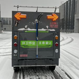 Balayeuses électriques Fresh Designs avec larges bandes de nettoyage pour routes publiques et aires de stationnement – Machine de balayage routier - Product Image 5