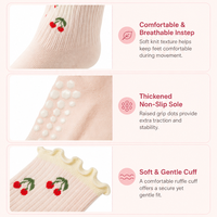Chaussettes de Pilates à logo personnalisé très vendues, chaussettes de yoga à volants antidérapantes à haute élasticité, chaussettes confortables antidérapantes pour femmes