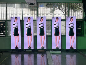 960*1920 Pantalla Led plegable portátil Señalización digital alimentada por batería Pantalla Led vertical Pantalla Led-poster-Display - Product Image 6