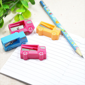 Sacapuntas de Plástico Creativos con Forma de Coche de Dibujos Animados - Product Image 3