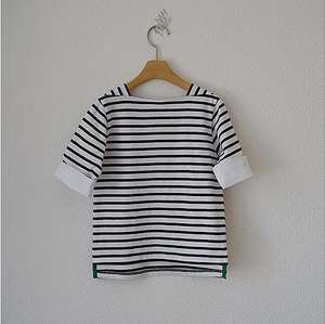 Camiseta Luminosa Barata en Línea, Mitad Negra Mitad Blanca - Product Image 5