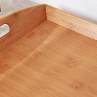 Plateau de service décoratif en bois de bambou avec poignées pour le petit-déjeuner au lit Déjeuner Dîner Apéritif Table basse ottomane